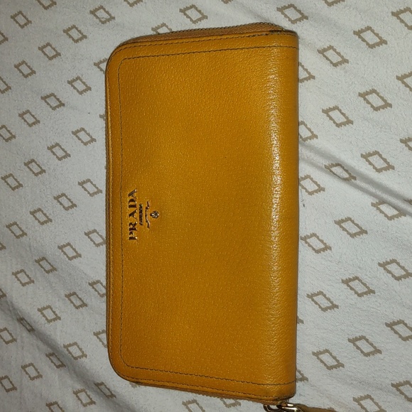 Authentic Prada Saffiano Yellow Leather Zippy Wallet - Picture 6 of 8